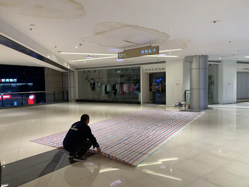 天花板漏水怎么辦？簡單補救方法(圖2)
